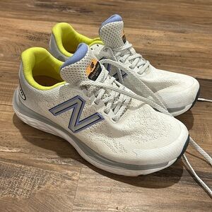 New Balance Fresh Foam 680 women’s tennis shoes size 6.5
